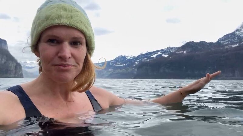Einstein Eisbaden – Gesund oder gefährlich? Was sagt die Forschung zum Bad im Eiswasser? – Bild: SRF