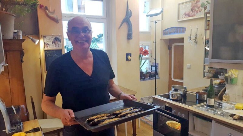 Gastgeber Raimund – Bild: MG RTL D /​ ITV Studios