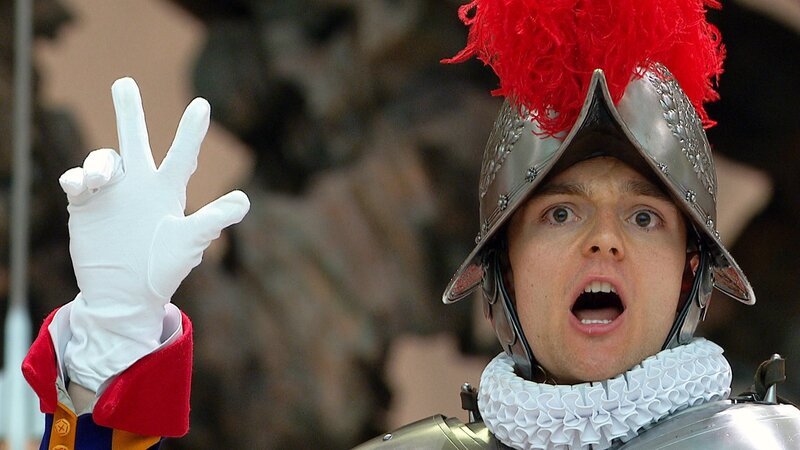 Die Schweizergarde – Ein Leben für den Papst  Die jungen Männer in der Schweizergarde schwören bei ihrer Vereidigung, das Leben des Papstes notfalls mit dem eigenen Leben zu schützen. – Bild: SRF/​ARTE