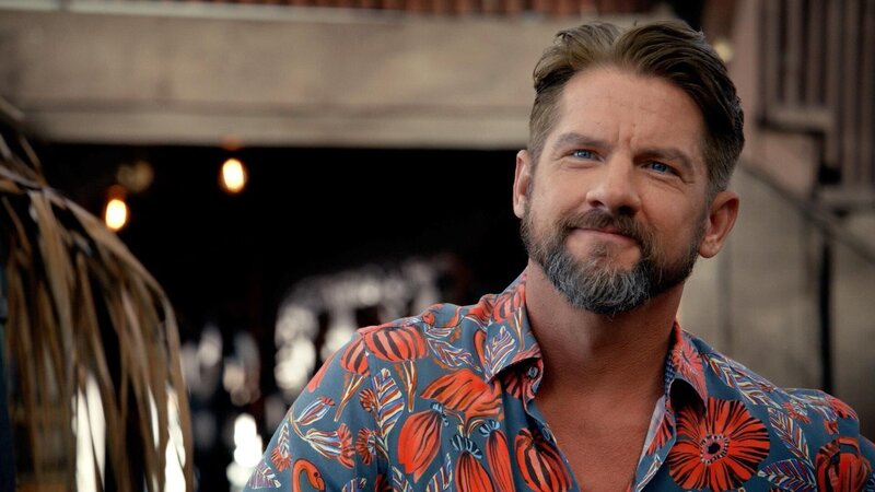 Orville „Rick“ Wright (Zachary Knighton)  +++ – Bild: RTL /​ MMXXIII CBS Studios Inc and Universal Television LLC. /​ Zwei Fliegen mit einer Klappe
