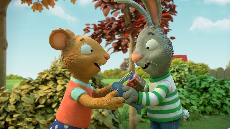 Feuerwehrauto gegen Knuddel-Hai getauscht – Pip und Posy sind glücklich. – Bild: ZDF/​Magic Light Pictures LTD