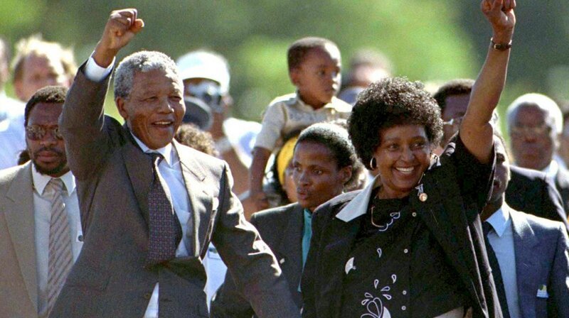 Nelson Mandela (l.) – Bild: phoenix/​ZDF/​Arte F