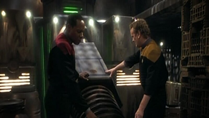 Benjamin ‚Ben‘ Sisko (Avery Brooks) und Miles O’Brien (Colm Meaney) – Bild: Tele 5