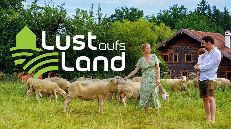 „Lust aufs Land – Bayerische Hofgeschichten“. Die Reihe erzählt von den Ideen, Zielen und Träumen bayerischer Landwirtinnen und Landwirte, aber auch von den Herausforderungen, die sie meistern müssen, um ihre Betriebe erfolgreich in die Zukunft zu führen. Familie Riederer Freiherr von Paar. Weiteres Bildmaterial finden Sie unter www.br-foto.de. – Bild: BR/​isarflimmern fernsehproduktion GmbH/​cutflow GmbH/​Sabine Fuchs/​Montage: BR