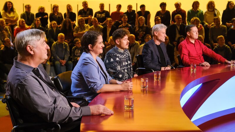 Andreas Vitasek, Magda Leeb, Benedikt Mitmannsgruber, Florian Scheuba, Alex Kristan. – Bild: ORF/​Günther Pichlkostner