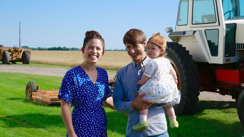 Portrait of Molly, Nick & Bernie, as seen on Girl Meets Farm, season 6. – Bild: Discovery, Inc.