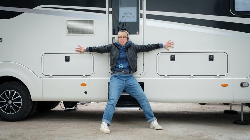 Paula (Franziska Hartmann) versucht Christian Heisinger (Christoph Bach) einzusperren um zu verhindern, dass die Operation auffliegt. – Bild: ZDF und Gordon Timpen Paula (Franziska Hartmann) versucht Christian Heisinger (Christoph Bach) einzusperren um zu verhindern, dass die Operation auffliegt. – Bild: ZDF und Gordon Timpen