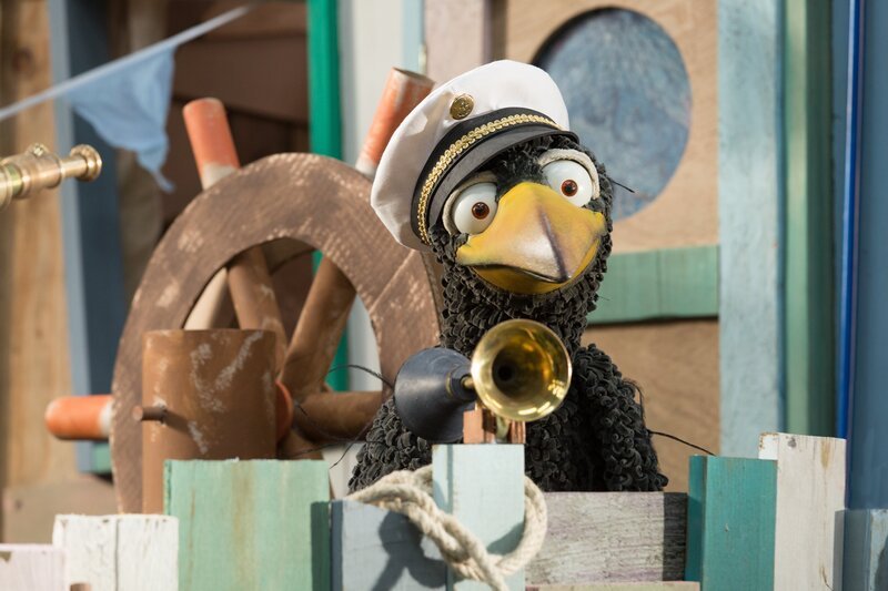 Rabe Rudi (Lennart Morgenstern) will mit seiner Rasselbande eine große Seereise unternehmen, um einen Schatz zu finden. – Bild: Zia Ziarno /​ ZDF