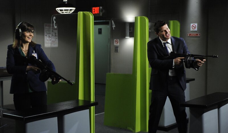 Brennan (Emily Deschanel, l.); Booth (David Boreanaz, r.) – Bild: Ray Mickshaw