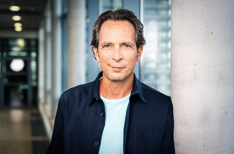 Jo Hiller. – Bild: NDR/​Janis Röhlig /​ NDR Presse und Information