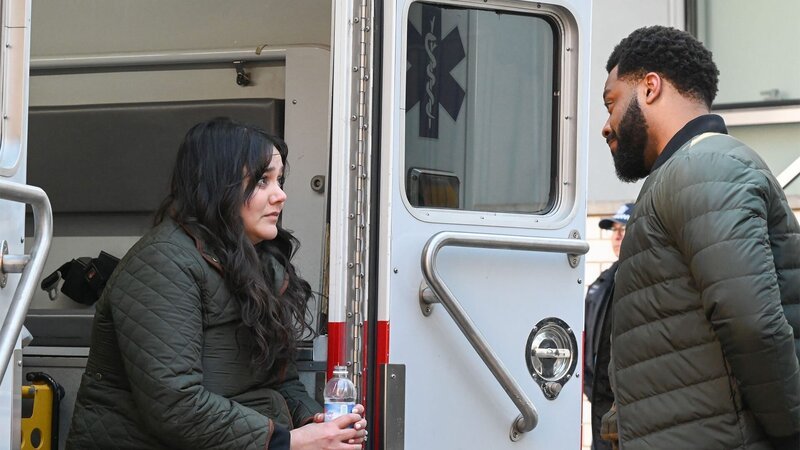 Phoebe Thompson (Madelyn DePorter) und Kevin Atwater (LaRoyce Hawkins) – Bild: NBCUniversal Media, LLC