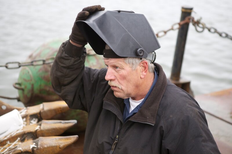 Steve Pomrenke with a welders mask on. – Bild: Todd Stanley /​ Discovery Channel /​ Discovery Communications