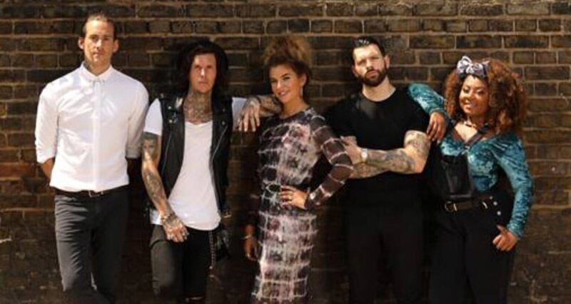 (4. Staffel) – Möchten mit einem Cover Up verzweifelten Menschen wieder Hoffnung schenken: Glen, Sketch, Alice, Jay und Paisley … – Bild: Studio Lambert & all3media international