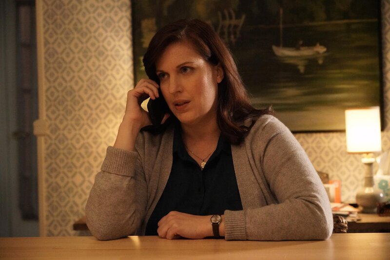 Jo Evans (Allison Tolman) – Bild: Giovanni Rufino /​ ABC Studios