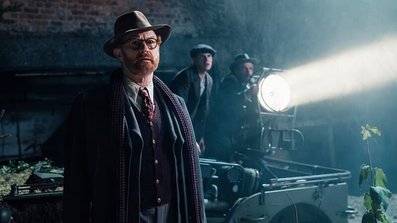 Gabriel Book (Mark Gatiss) – Bild: AXN White