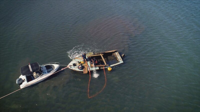 In Dawsville, the Geographe Marine Salvage and Rescue team also hooks up a ship. – Bild: DMAX