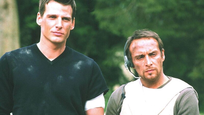 Werden Semir (Erdogan Atalay, re.) und Tom (Rene Steinke) das Rätsel um Maria lösen? – Bild: TVNOW