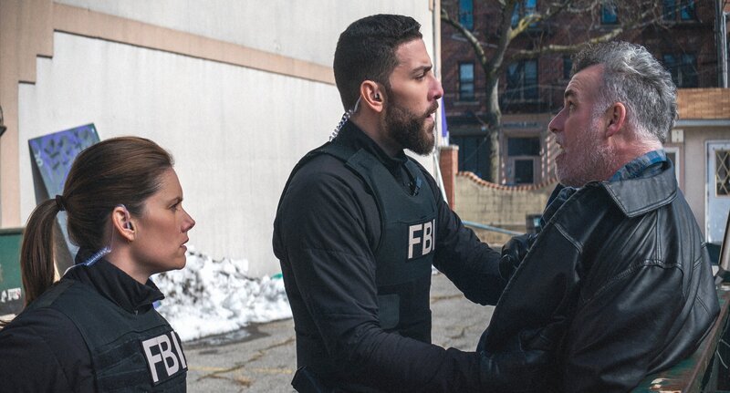 (v.l.n.r.) Special Agent Maggie Bell (Missy Peregrym ); Special Agent Omar Adom ‚OA‘ Zidan (Zeeko Zaki); Daniel Lagos (Craig Walker) – Bild: Michael Parmelee