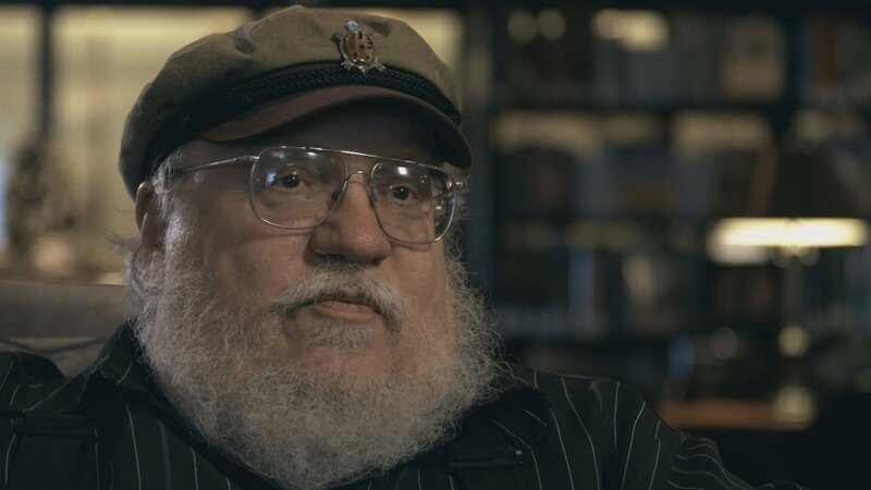 George R. R. Martin beschreibt in seiner Fantasy-Saga „Ein Lied von Eis und Feuer“ sieben riesige Königreiche. Jedes noch so kleine Detail der komplexen Fantasy-Welt hat er eingehend recherchiert und durchdacht. – Bild: ZDF und Niclas Reed Middleton