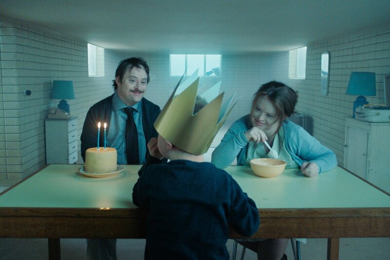 Anders rum
Peter Janssens als Vater, Tieneke van Haute als Mutter, Milo Huyghebaert als Erik (jung)
SRF/​Magnetfilm – Bild: SRF1