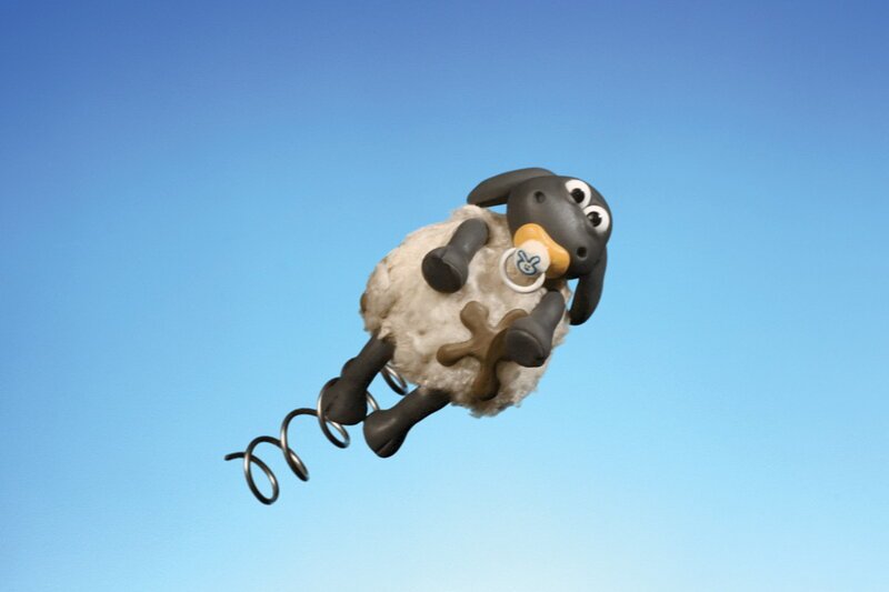 Guetnachtgschichtli
Shaun das Schaf - Hüpfschaf
Staffel 2
Folge 4
Beim Stöbern im Müllhaufen verklemmt sich Timmy in eine dort liegende Sprungfeder und hüpft fortan wild durch die Gegend.
SRF/2009 Aardman Animations Limited – Bild: SF1 Guetnachtgschichtli
Shaun das Schaf - Hüpfschaf
Staffel 2
Folge 4
Beim Stöbern im Müllhaufen verklemmt sich Timmy in eine dort liegende Sprungfeder und hüpft fortan wild durch die Gegend.
SRF/2009 Aardman Animations Limited – Bild: SF1