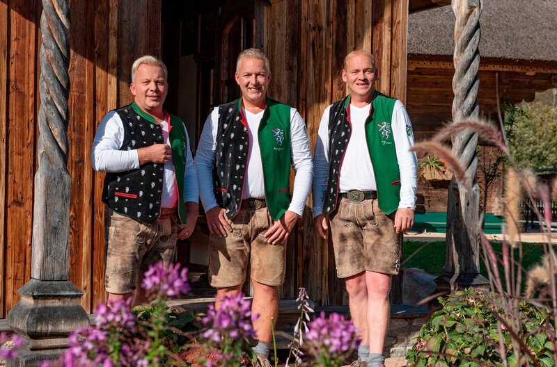 „Die Edlseer“ (Andreas Doppelhofer, Manfred Maier, Fritz Kristoferitsch) – Bild: MDR/​Helmut Gürtl