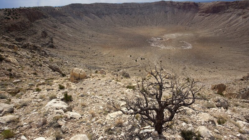 Geologen untersuchen die ältesten Gesteine unseres Planeten, um der Entstehung der Erde auf die Spur zu kommen. – Bild: ZDF und ZDF E