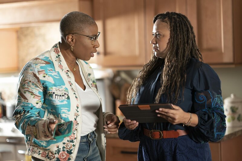 Henrietta „Hen“ Wilson (Aisha Hinds, l.); Karen Wilson (Tracie Thoms, r.) – Bild: 20th Television