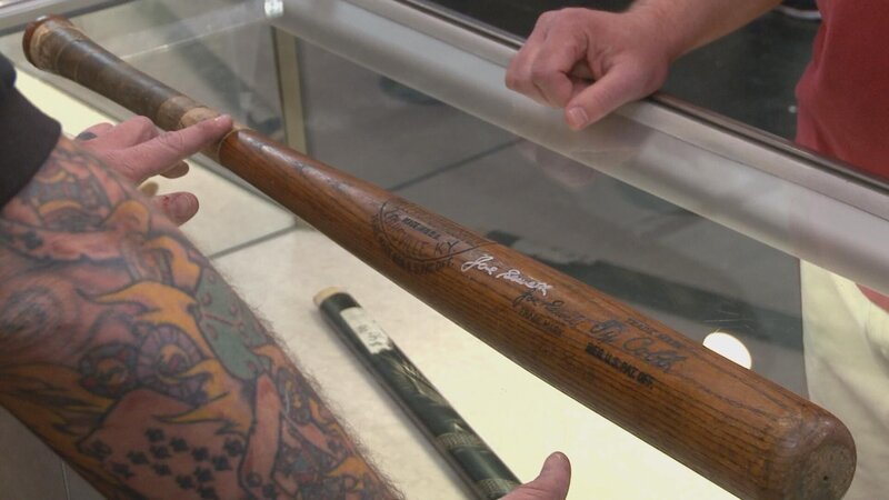 PAWN STARS – Series 17, Episode 2 – Party on, Pawn – Steal a base with the Pawn Stars when a bat designed by Ty Cobb and autographed by Joe Sewell is brought into the shop. Will Corey think it’s a home run or will he send it walking? Then, it’s time for Rick to party on when he checks out the queen of movie mobiles, the Wayne’s World car! Will he make an excellent deal or will he decide it’s not worthy? Next, Rick finds himself on the hunt for a rare coin. Will he pick up some extra change or pass the buck? And later, things get comical when a Buster Brown shoe bench is brought into the shop. Will Rick make a deal or give it the boot? – Bild: A&E Networks, LLC.