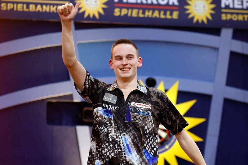 Dartspieler Ricardo Pietreczko / Pikachu bei der Pro7 Promi Darts WM 2024 übertragen von Joyn im Maritim Hotel Düsseldorf. Düsseldorf, 06.01.2024 NRW Deutschland – Bild: imago images Dartspieler Ricardo Pietreczko / Pikachu bei der Pro7 Promi Darts WM 2024 übertragen von Joyn im Maritim Hotel Düsseldorf. Düsseldorf, 06.01.2024 NRW Deutschland – Bild: imago images
