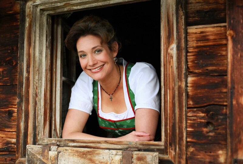 Moderatorin Elisabeth Rehm. – Bild: BR/​Andreas Hussong/​Andreas Hussong