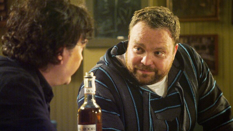 Nate (Timothy Hutton, l.) und Jack Hurley (Drew Powell) – Bild: RTL Crime