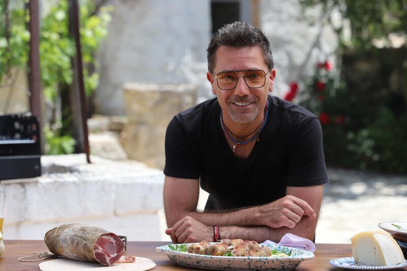 Gino D’Acampo – Bild: RTL /​ Betty TV & All3Media International /​ BBQ in Cisternino