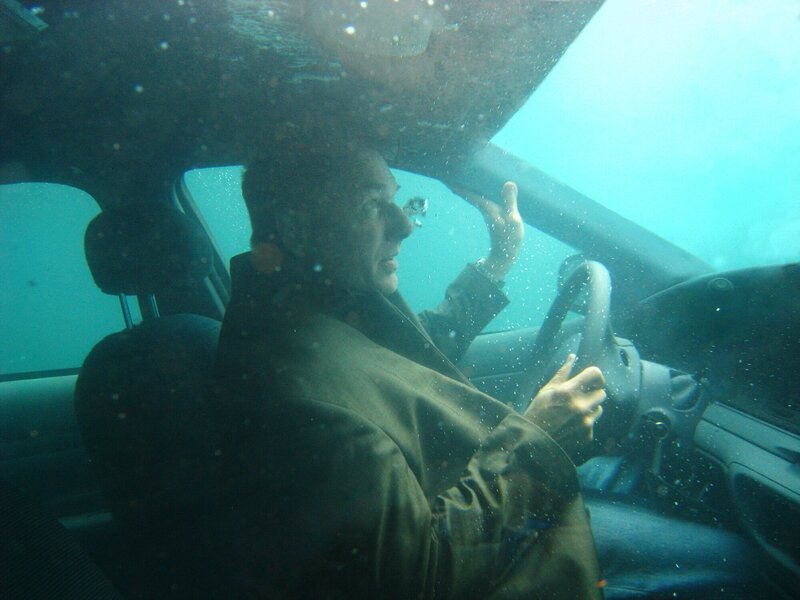 Maddie Tylor, eine Freundin seiner Tochter Kelly, bittet Gibbs um Hilfe: Sie wird vom Marine-Sergeant Rudi Haas verfolgt. Gibbs (Mark Harmon) versucht ihr auf eigene Faust ihr zu helfen. Mit schrecklichen Folgen … – Bild: AXN