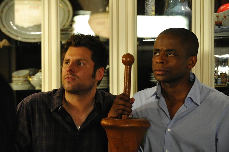 PSYCH -- 100 Clues -- Pictured: James Roday as Shawn Spencer, Dule Hill as Gus Guster -- (Photo by: Alan Zenuk/​USA Network) – Bild: RTI S.p.A. Interactive Media /​ Mediamond S.p.a., RTI spa, Gruppo Mediaset