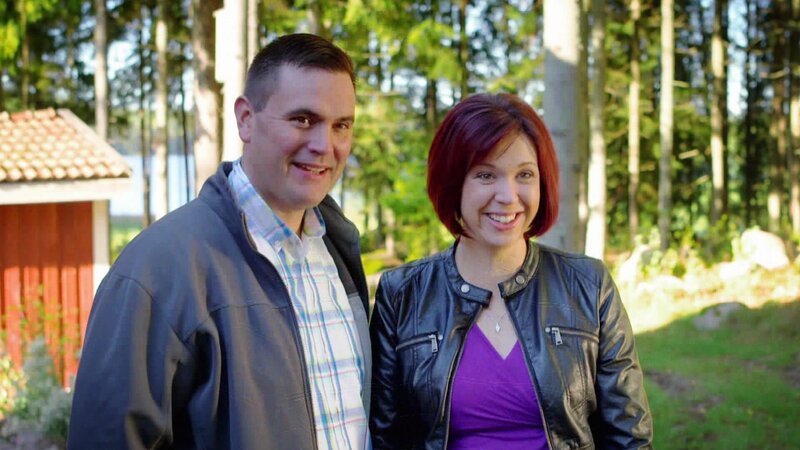 Gary bekommt einen neuen Job in der schwedischen Kleinstadt Fagersta. Er und seine Frau verkaufen ihr Haus in den USA und ziehen nach Europa. Gary sieht sich nach einem bezahlbaren Fixer-Upper um, Stacey möchte keine Kompromisse eingehen und in ein bezugsfertiges Haus ziehen. – Bild: HGTV