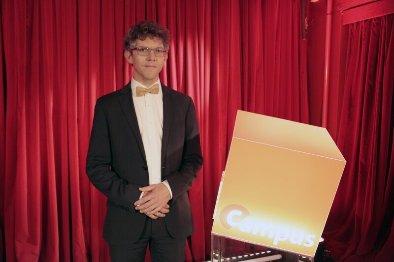 Diesmal zu Gast bei Campus Talks: Prof. Matthias Kalkuhl (im Bild) und Prof. Michael Homberg. – Bild: BR/​Henrik Jordan