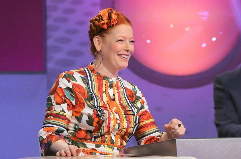 Enie van de Meiklokjes ist eine feste Größe im SWR Wissensquiz „Meister des Alltags“. – Bild: SWR/​Peter A. Schmidt