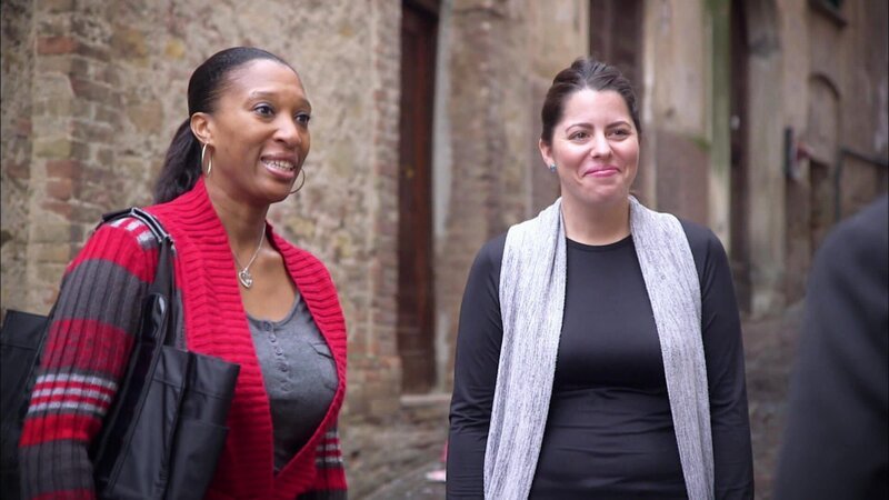 Durch ihren Job als Stewardess hat Lurice die Welt gesehen, doch nur Italien hat ihr Herz erobert. Nach Jahren in der Luft möchte sie sich in der malerischen italienischen Region Abruzzen ein Haus kaufen und endlich niederlassen. – Bild: HGTV