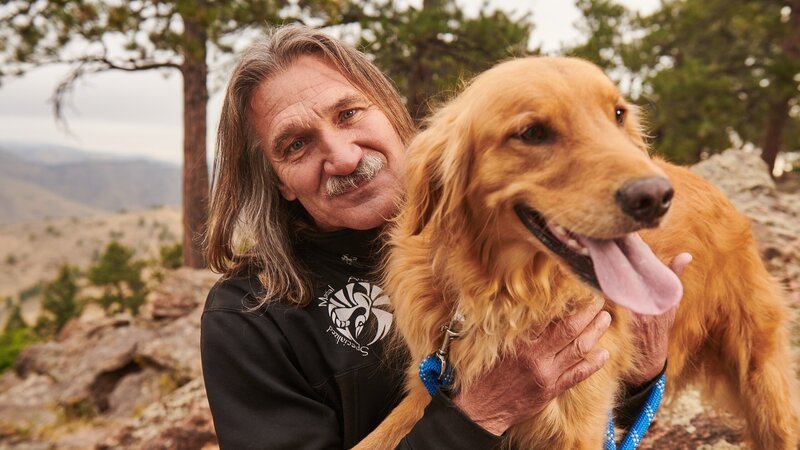 Dr. Jeff Young and his dog Fred as seen on Dr. Jeff: Rocky Mountain Vet. – Bild: Discovery, Inc./​Gabriel Nivera/​Gabriel Nivera