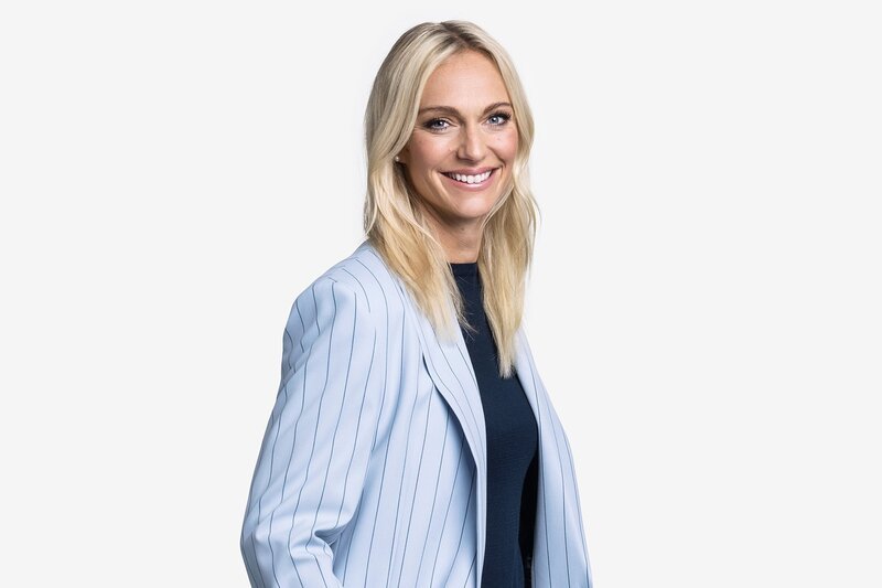 Annette Fetscherin – Moderatorin SRF Sport – Bild: SRF/​Gian Vaitl