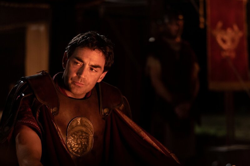 Gaius (Matthew McNulty) – Bild: stefano cristiano montesi /​ Banijay Rights /​ Die Verwendung ist nur bei redaktioneller Berichterstattung im Rahmen einer Programmankündigung ab 2 Monate vor der ersten Auss /​ © Tiger Aspect/​Banijay Rights/​MGM+/​Moris Puccio