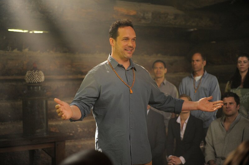 PSYCH – „The Tao of Gus“ – Pictured: Deidrich Bader as Eli. – Bild: USA Network /​ UNIVERSAL CHANNEL /​ Alan Zenuk