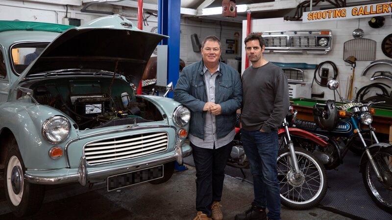 Generic. Mike Brewer and Marc ‚Elvis‘ Priestley in the workshop. – Bild: Discovery Communications, LLC