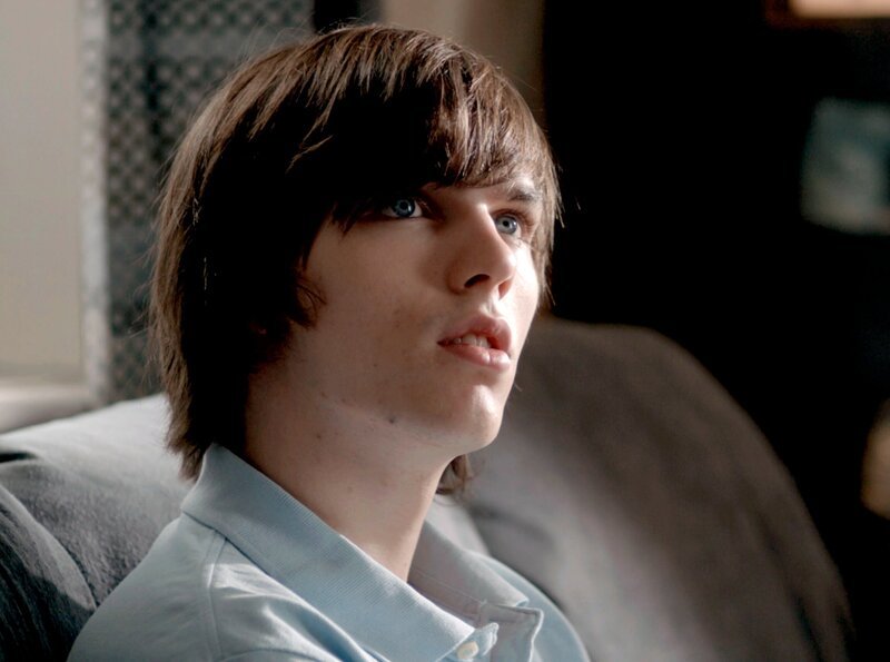 ARD KOMMISSAR WALLANDER – DIE FALSCHE FÄHRTE (wallander – sidetracked), S/​GB/​D 2008, Regie Philip Martin, am Freitag (06.07.12) um 23:30 Uhr im Ersten. Stefan Fredman (Nicholas Hoult) hat etwas zu verbergen. – Bild: „ARD Degeto/​Yellow Bird“ (S2)