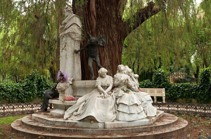 Jedes Jahr wird in Sevilla das Flamencokleid neu erfunden und gestaltet. Dieses Ereignis wird mit Freuden und Familie ausgiebig gefeiert. – Bild: Elephant Doc