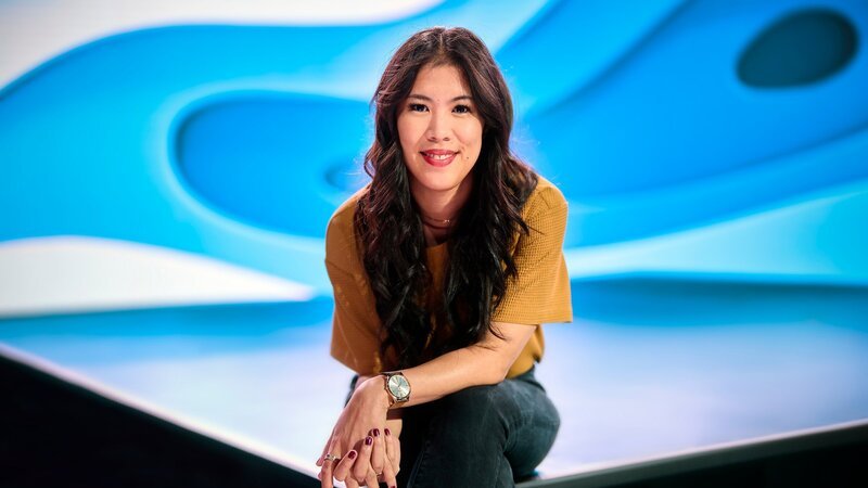 Mai Thi Nguyen-Kim präsentiert ihre neue Sendung: „MAITHINK X – Die Show“. – Bild: ben knabe