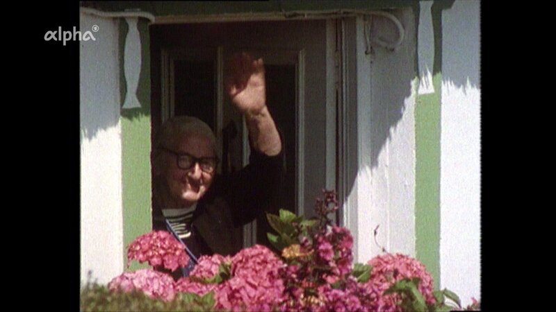 Im Bild eine ältere Dame, die eine kleine Pension betreibt. Walter Sedlmayr reist 1986 in der Mission "Walter Sedlmayrs Fernseh-Illustrierte" durch Irland und findet mit Hilfe des genialen Kameramannes Ludwig Wüchner eine Fülle besonderer Bilder, die sich festzuhalten lohnen - und stößt dabei auf freundliche Begegnungen. – Bild: BR Im Bild eine ältere Dame, die eine kleine Pension betreibt. Walter Sedlmayr reist 1986 in der Mission "Walter Sedlmayrs Fernseh-Illustrierte" durch Irland und findet mit Hilfe des genialen Kameramannes Ludwig Wüchner eine Fülle besonderer Bilder, die sich festzuhalten lohnen - und stößt dabei auf freundliche Begegnungen. – Bild: BR