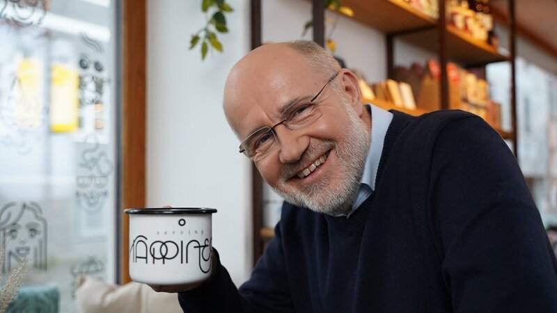 Was ist eigentlich Glück? Harald Lesch tritt eine spannende Reise an – er trifft Menschen und erlebt Situationen, die glücklich machen. – Bild: ZDF und Manfred Brem