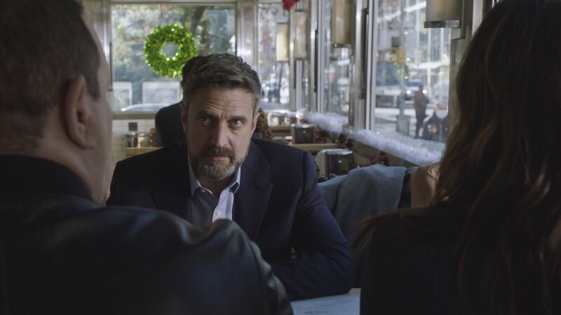 Rafael Barba (Raúl Esparza) – Bild: NBC /​ NBCUniversal Media, LLC